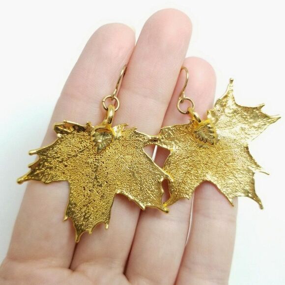 Vintage Gold Tone Leaf Dangle Earrings, Light Weight, Nature Boho Style - Picture 1 of 6